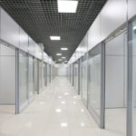 Торговая алюминиевая перегородка в торговый центр